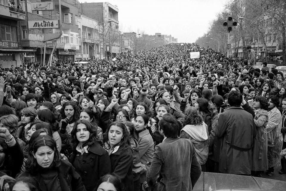 File:Iranotu-Sahanubhuthi-Thonnumpol-1.jpg