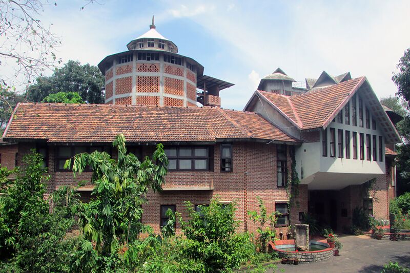 File:CDSMainBldg.jpg